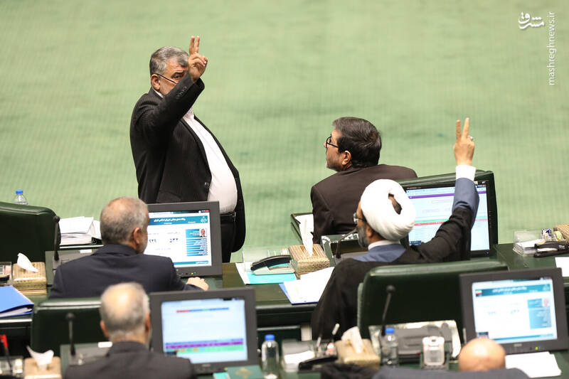 عکس / نشست علنی یکشنبه 18 آبان 1404 مجلس 20