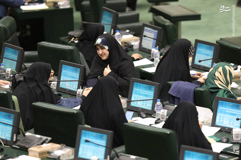 عکس / نشست علنی یکشنبه 18 آبان 1404 مجلس 19