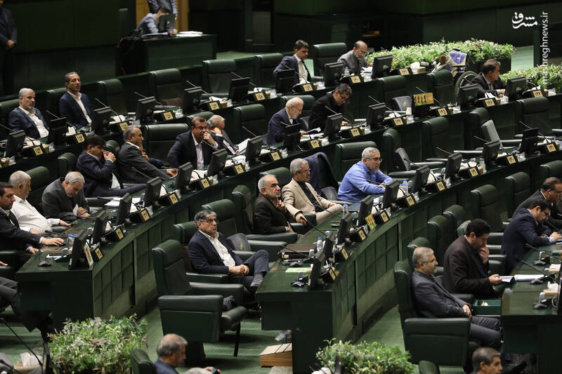 عکس / نشست علنی یکشنبه 18 آبان 1404 مجلس 28