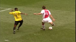 فیلم / سوپرگل مارادونایی زلاتان که فیلمبردار را هم گیج کرد!