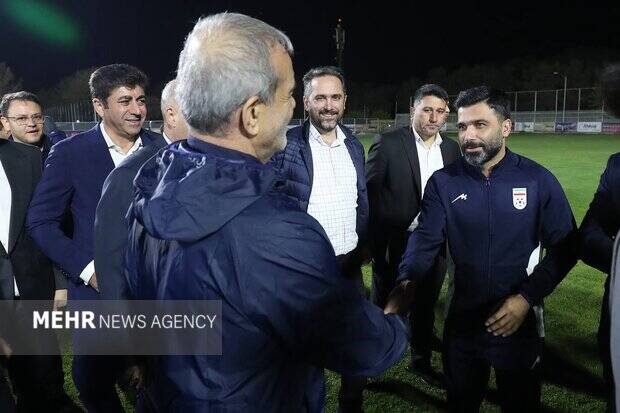 شب فوتبالیها با رئیس جمهور چگونه گذشت؟؛ آقای قلعهنویی «سوت نزن»!