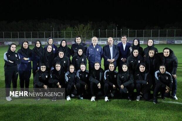 شب فوتبالیها با رئیس جمهور چگونه گذشت؟؛ آقای قلعهنویی «سوت نزن»!