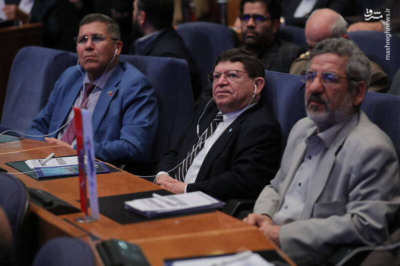 عکس / نشست پایانی همایش «ما و غرب؛ در آراء و اندیشه رهبر انقلاب» 20