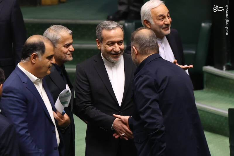 عکس / حضور تعدادی از وزرای دولت در صحن علنی مجلس 35