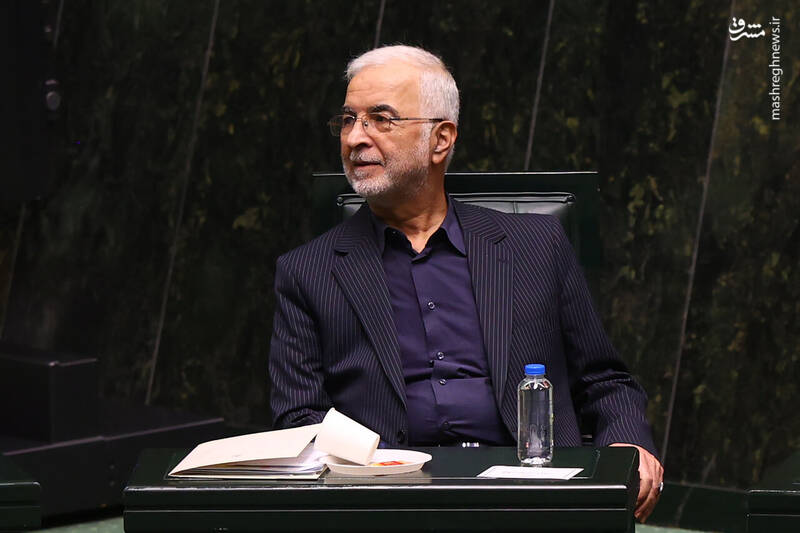 عکس / حضور تعدادی از وزرای دولت در صحن علنی مجلس 38