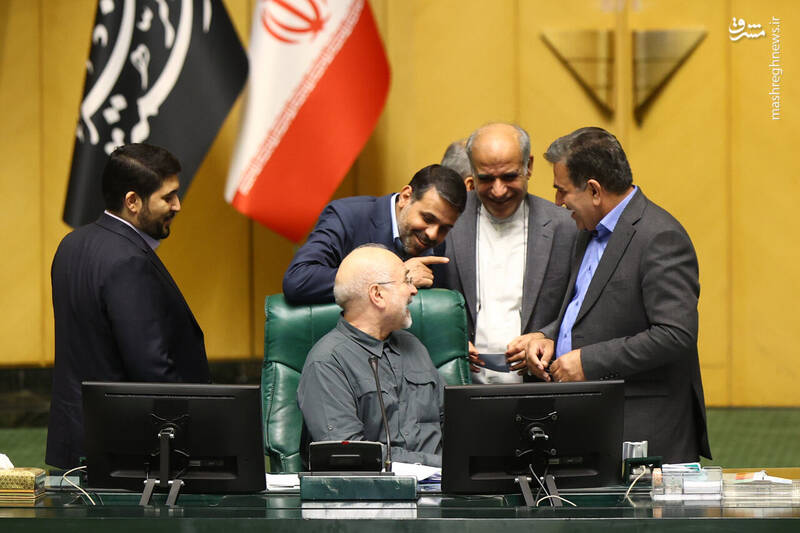 عکس / حضور تعدادی از وزرای دولت در صحن علنی مجلس 40