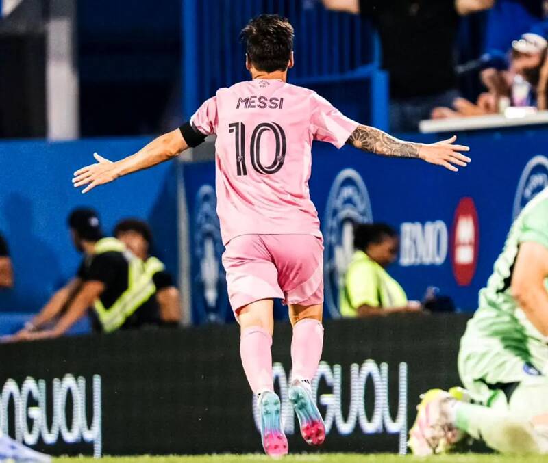 مسي،بارسلونا،نوكمپ،بازديد،باشگاه،زمان،ليونل،پيراهن،احساسي،هو ...