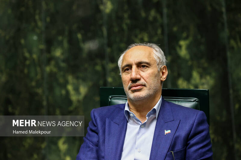 جلسه بررسی اجرای برنامه هفتم در صحن علنی مجلس با حضور رئیس جمهور