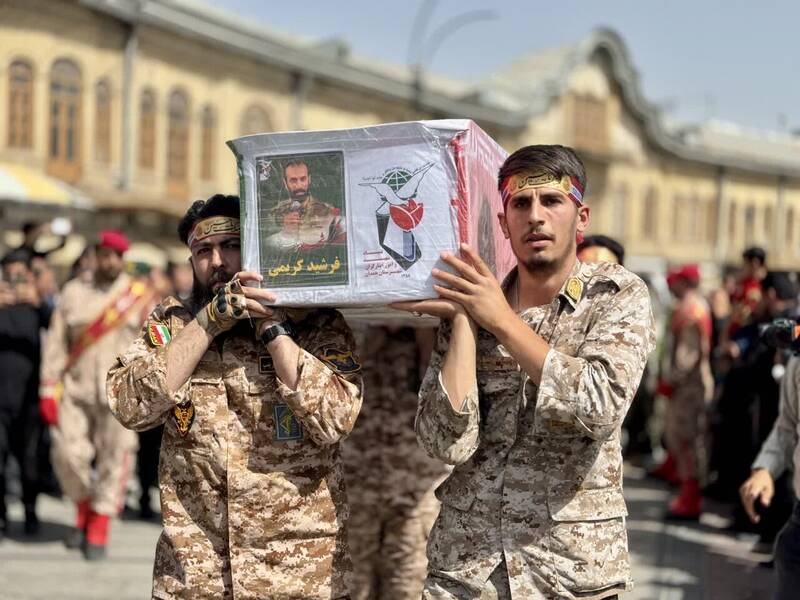 فرشيد،پدر،شهيد،انقلاب،مادرش،آرام،كريمي،ولايت،زنده،خدا،لرزان، ...