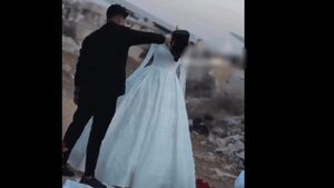 غافلگیری مهمانها با آتش زدن لباس عروس در روز جشن +فیلم غافلگیری مهمانها با آتش زدن لباس عروس در روز جشن