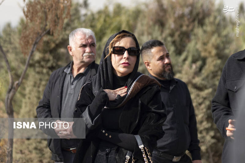 عکس / حضور چهره‌ها در تشییع پیکر "همایون ارشادی" 5