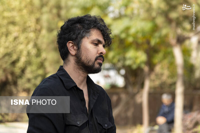 عکس / حضور چهره‌ها در تشییع پیکر "همایون ارشادی" 31