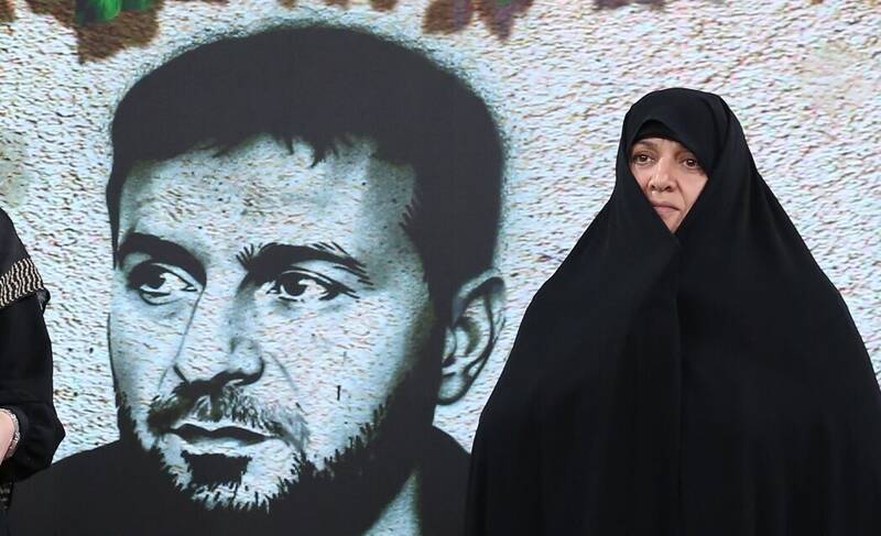 شهيد،نماز،حاج،بانوان،حسن،زندگي،همسر،عشق،دوران،خواستگاري،معمو ...