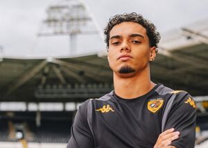 پسر رونالدینیو از زیر سایه پدر جدا می‌شود