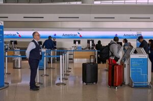 پایان تعطیلی دولت آمریکا/ پروازها همچنان لغو می‌شوند