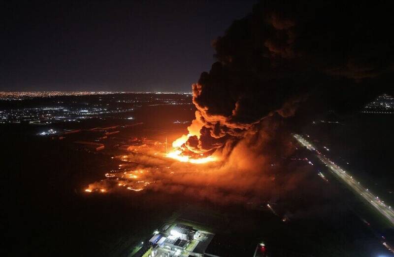 انفجار،اطراف،آتش