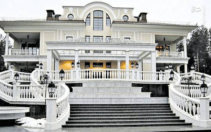 ادعای رسانه‌ غربی درباره حضور شبح‌گونه پوتین در دفاتر مختلف+ عکس