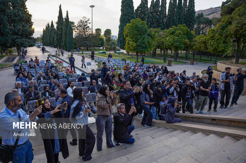 عکس / رونمایی از پوستر جشنواره جهانی فیلم فجر 2