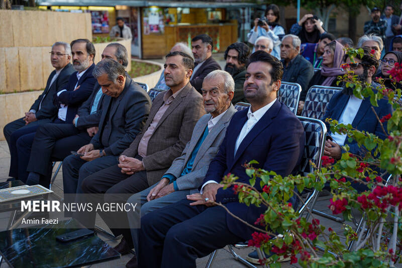 عکس / رونمایی از پوستر جشنواره جهانی فیلم فجر 15