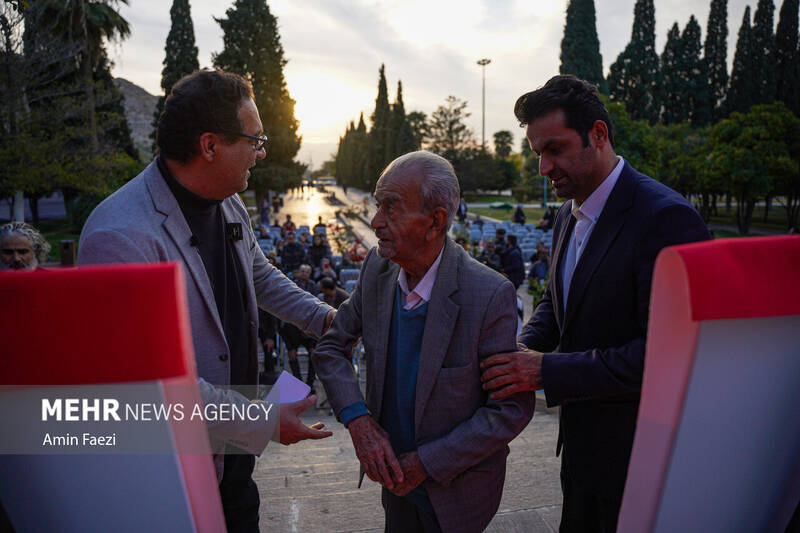 عکس / رونمایی از پوستر جشنواره جهانی فیلم فجر 21