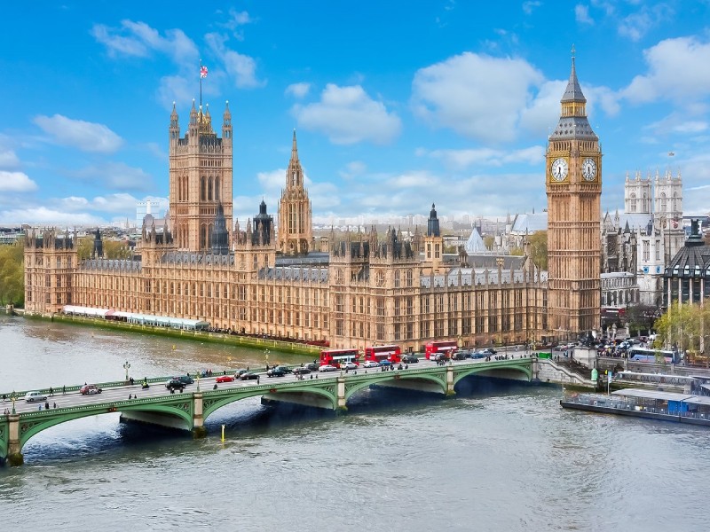 راهنمای جامع سفر هوایی از تهران تا برج بیگ بن