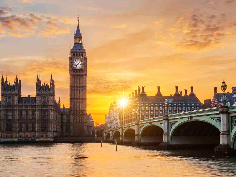 راهنمای جامع سفر هوایی از تهران تا برج بیگ بن