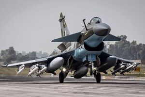 جنگنده J-۱۰ ؛ نماد اقتدار هوایی پکن و گزینه‌ای استراتژیک برای ایران