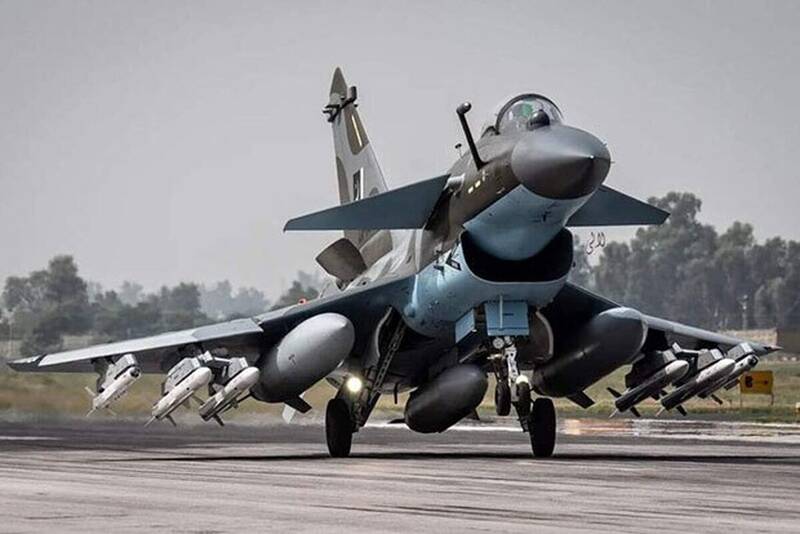 جنگنده J-۱۰ ؛ نماد اقتدار هوایی پکن و گزینه‌ای استراتژیک برای ایران