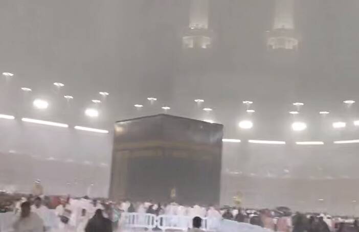 فیلم/ بارش باران در بیت الله الحرام