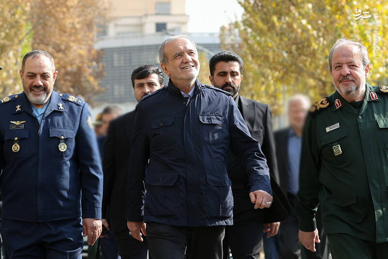 عکس / حضور رئیس جمهور در نشست شورای راهبردی وزارت دفاع 2