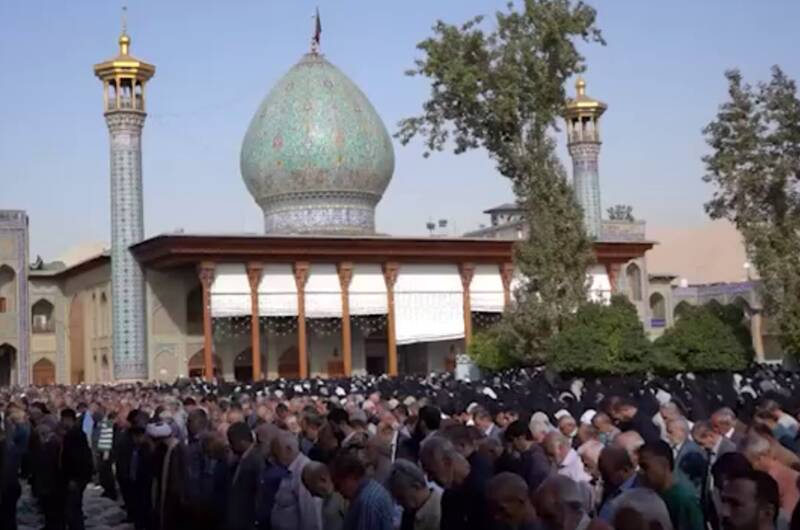 فیلم/ نماز طلب باران در حرم شاهچراغ(ع)