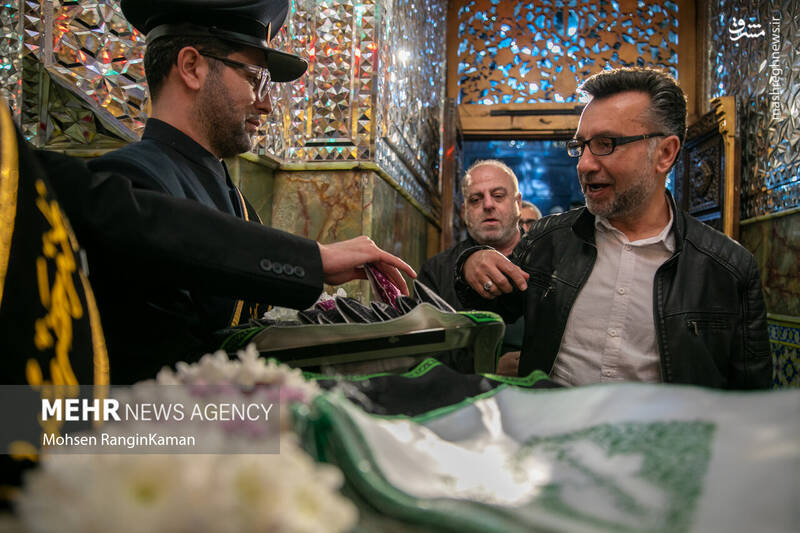 عکس / آیین غبارروبی ضریح آستان مقدس امامزاده صالح (ع) 6