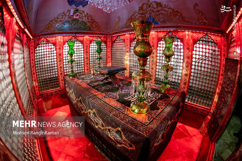 عکس / آیین غبارروبی ضریح آستان مقدس امامزاده صالح (ع) 15