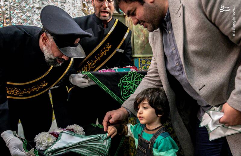 عکس/ آیین غبارروبی ضریح آستان مقدس امامزاده صالح(ع)