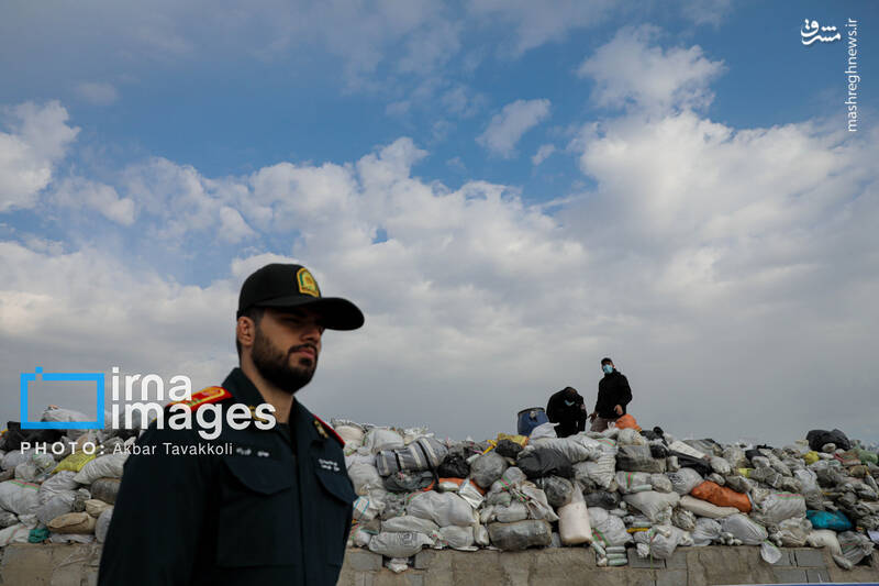 عکس/ امحای ۲۰ تن مواد مخدر در پایتخت