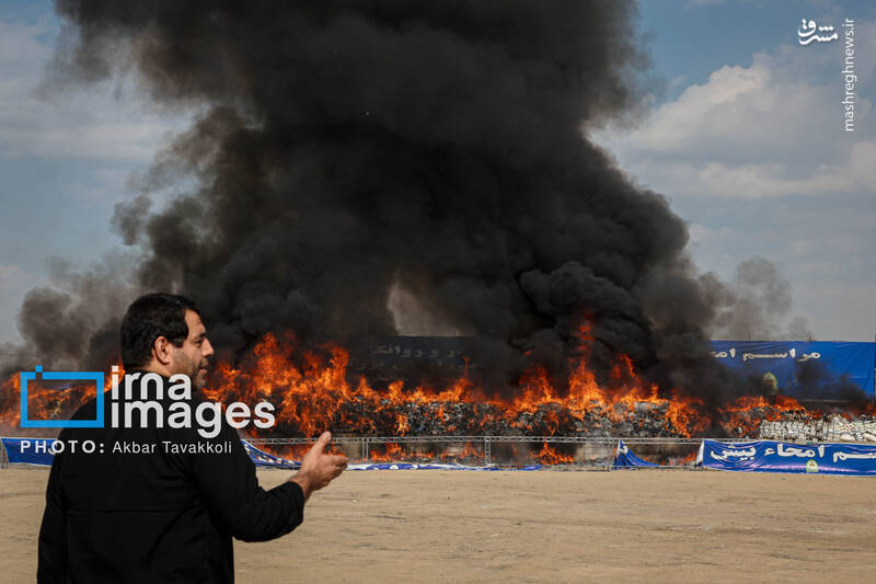 عکس/ امحای ۲۰ تن مواد مخدر در پایتخت