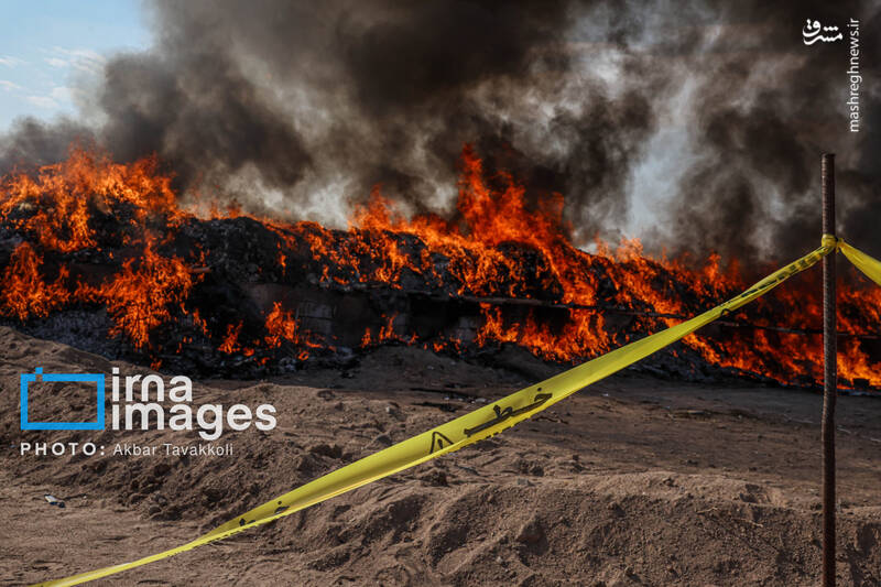 عکس/ امحای ۲۰ تن مواد مخدر در پایتخت