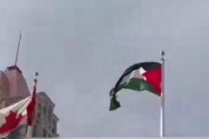 فیلم/ اهتزار پرچم فلسطین در شهرداری میسیساگا در کانادا