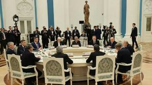 فیلم/ دیدار اعضای شرکت‌کننده در نشست نخست‌وزیران شانگهای با پوتین