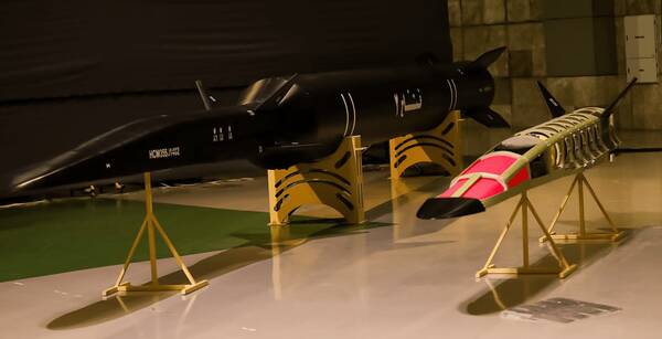 ۳ فناوری نظامی ایران که در حضور فرمانده کل قوا رونمایی شد+ عکس