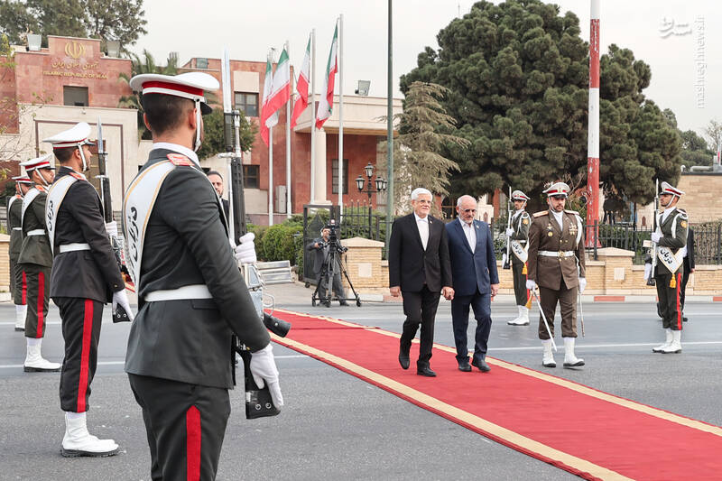 عزیمت عارف با بدرقه مقامات به سمت روسیه در فرودگاه مهرآباد