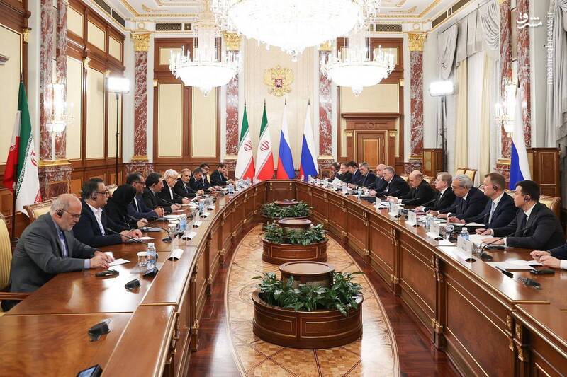 دیدار عارف با نخست وزیر روسیه