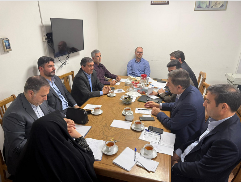 نشست هماهنگی ساماندهی شهری آبادان و خرمشهر در دفتر معاون اول رئیس‌جمهور برگزار شد