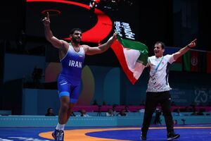 ساروی سومین طلایی کشتی فرنگی ایران در ریاض