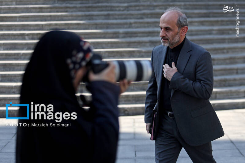 عکس / اعضای هیأت دولت در جمع خبرنگاران 40