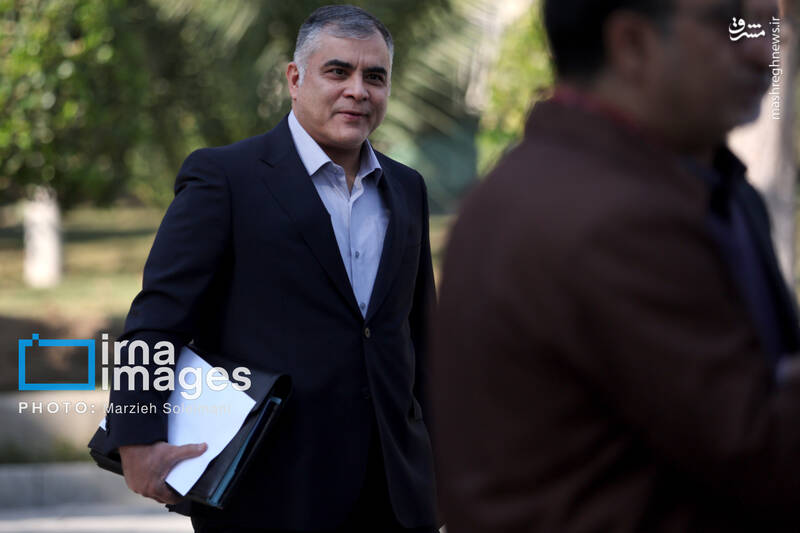 عکس / اعضای هیأت دولت در جمع خبرنگاران 30