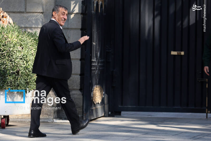 عکس / اعضای هیأت دولت در جمع خبرنگاران 48