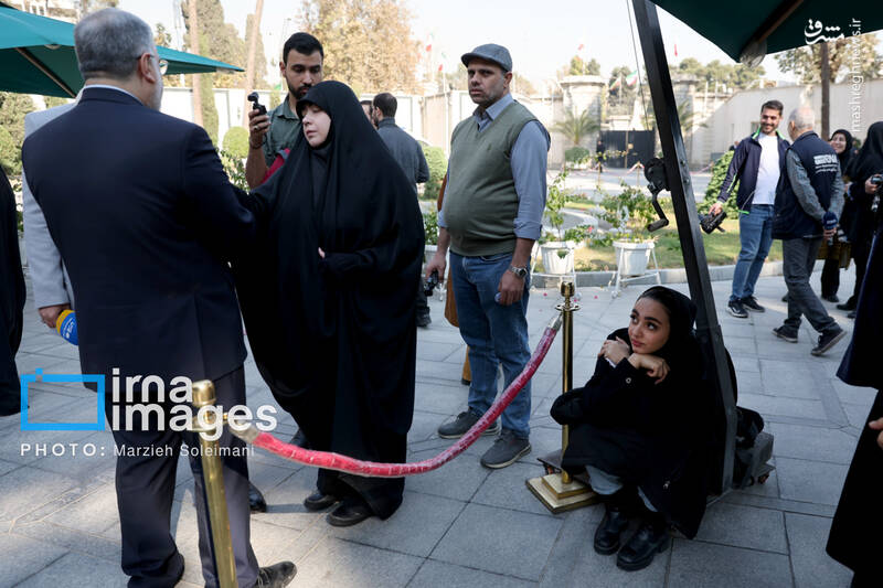 عکس / اعضای هیأت دولت در جمع خبرنگاران 17