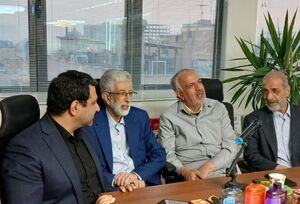 عکس/ حدادعادل در جمع کتاب‌گردی همراه با مسجدجامعی