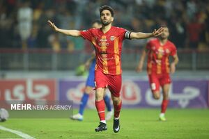 هت‌تریک ساسان انصاری فولاد را به مرحله بعد رساند